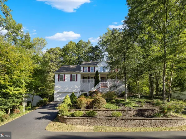 2146 Harpoon Dr, Stafford, VA 22554