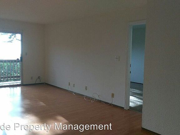 3rd image of 445 Burnett Ave APT 102