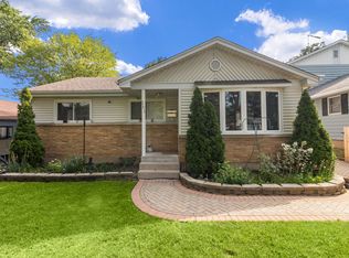 261 N Shaddle Ave, Mundelein, IL