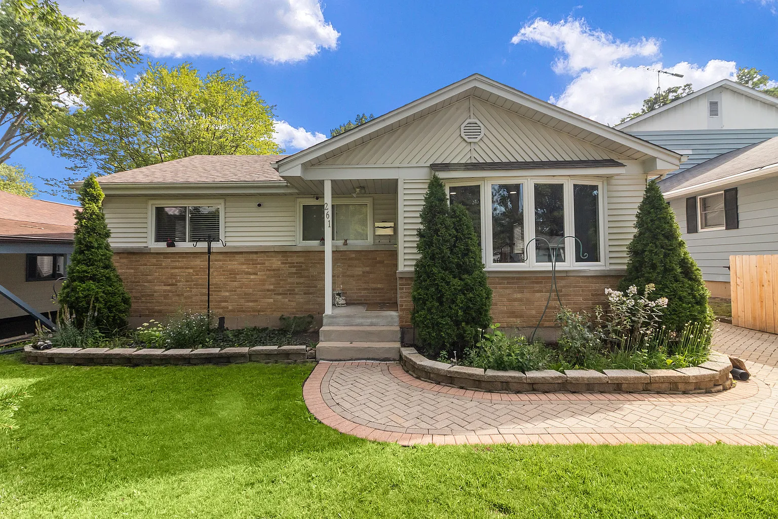261 N Shaddle Ave photo 1