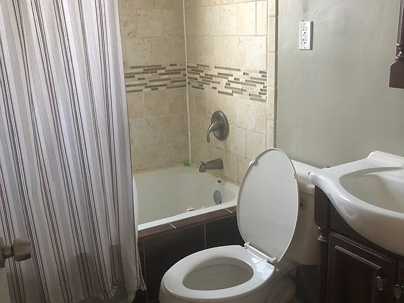 5th image of 1727 W Woodbine Ave