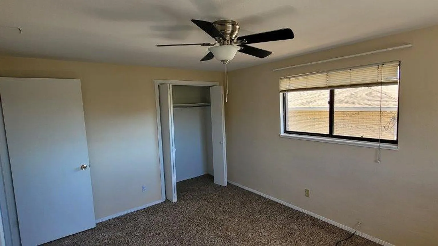 Large 2-Bedroom Apartment for Rent in Golden — Photo 4