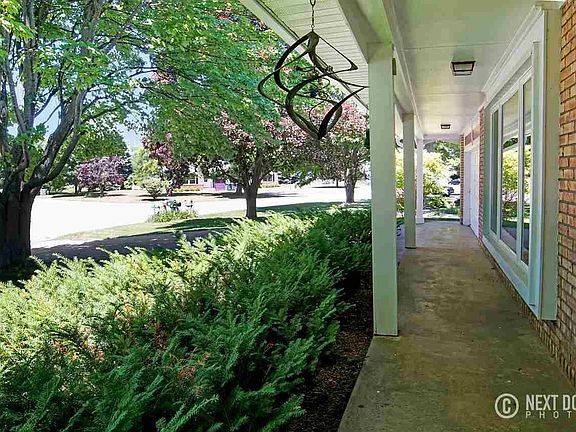 2nd image of 3926 Sandia Pl