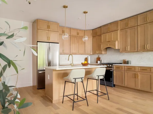 95 Addison St #Penthouse 8, Boston, MA 02128