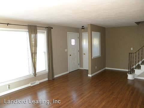 3rd image of 1381 East Ave