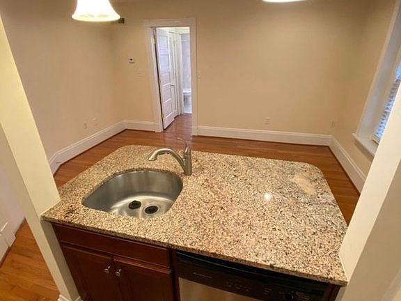 2nd image of 3020 Patterson Ave APT 7