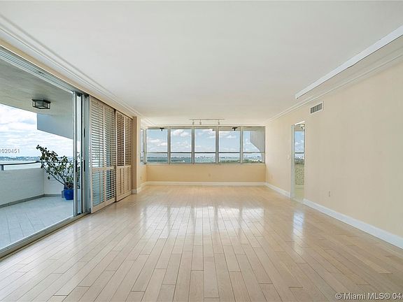 4th image of 11 Island Ave APT 2111