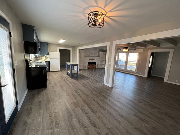 3rd image of 10066 Central Dr