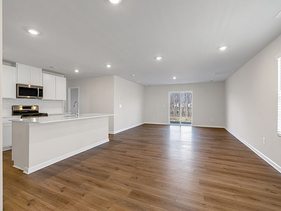 4th image of 146 Clairvale Ct