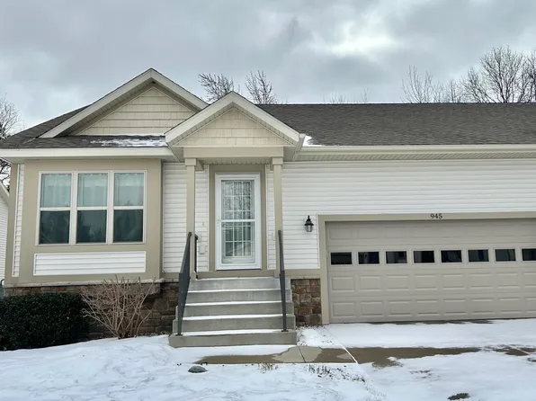 945 S Sandalwood Cir, Muskegon, MI 49441