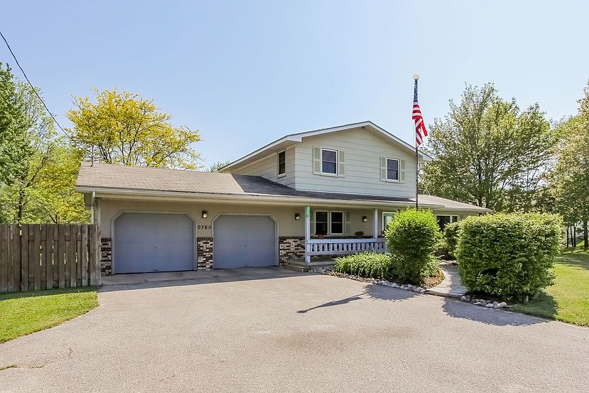 1st image of 760 Lake Michigan Dr NW