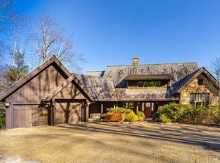 1035 Toxaway Dr, Lake Toxaway, NC 28747