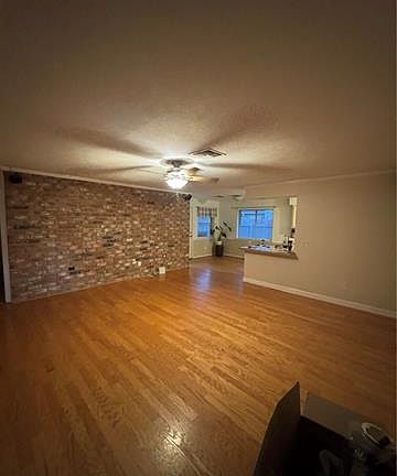 4th image of 1909 Apple St