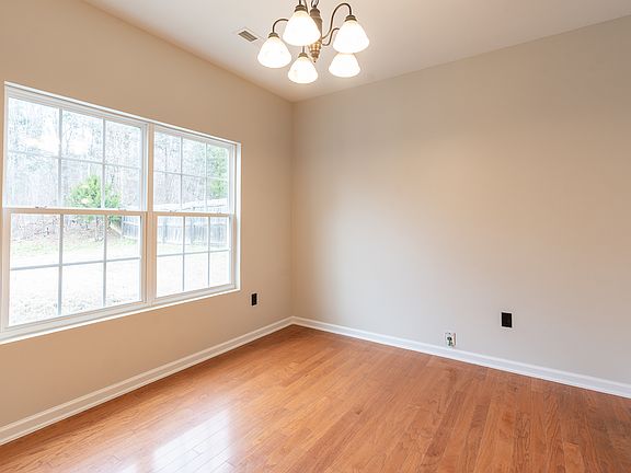 5th image of 5017 Miller Dr