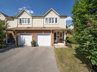 10 Bassett Blvd #201, Whitby, ON L1N9C8