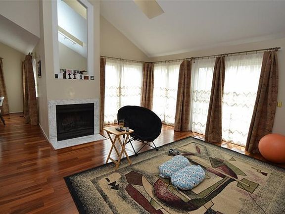 3rd image of 5165 Christine Ct