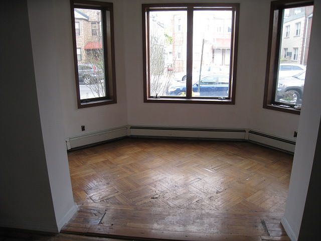 1st image of 2258 37th St #1