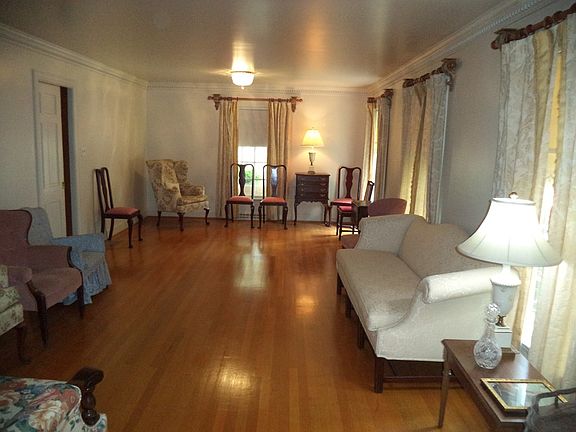 2nd image of 601 Thomas St