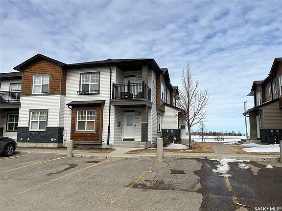 2nd image of 1015 Patrick Cres Unit 912
