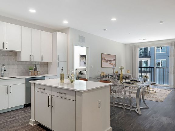 4th image of 1125 Virginia Dr #2533