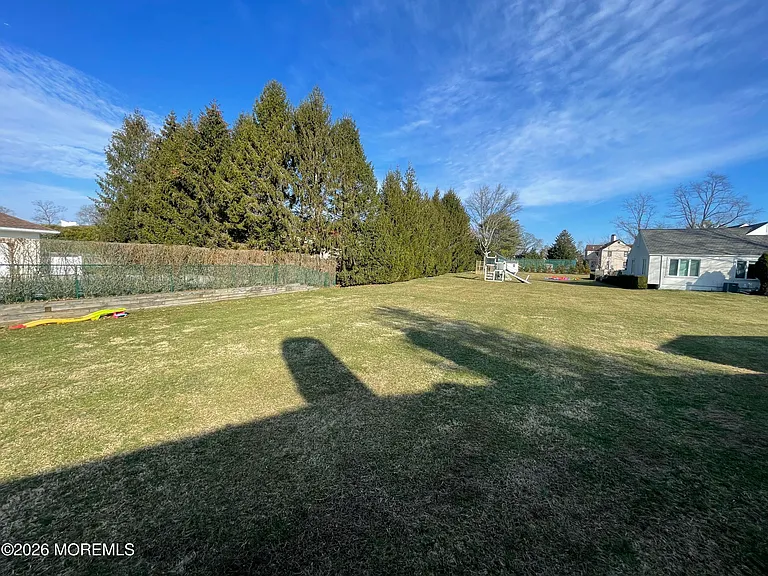 60 Larchwood Ave — Photo 12