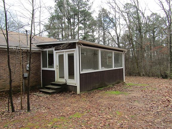 3rd image of 285 Carney Ln