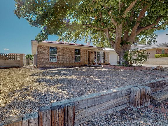 4th image of 3705 Chelwood Dr NE