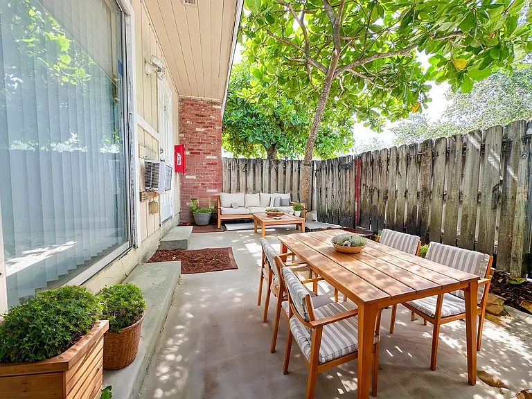1029 S K St #3 — Photo 10