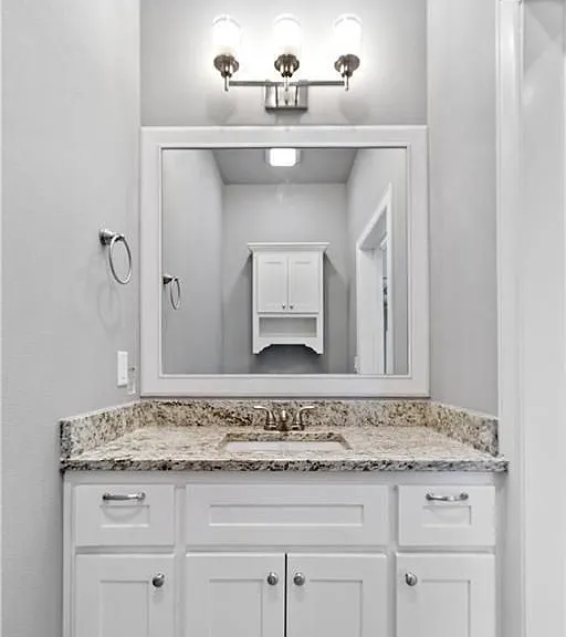 404 NW Retreat Ln — Photo 9