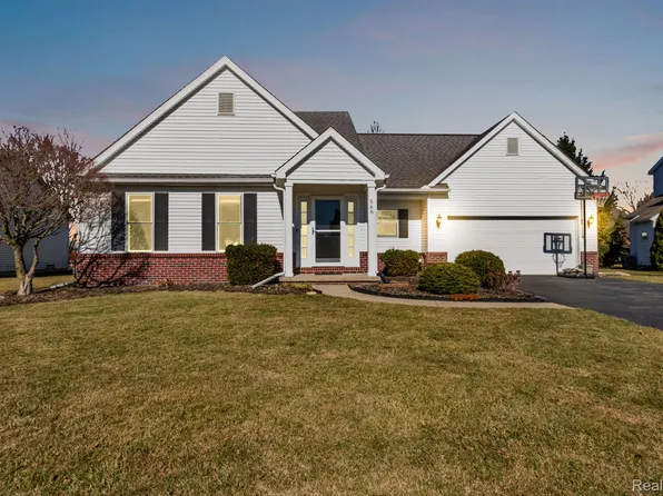 566 Webber Dr, Temperance, MI 48182