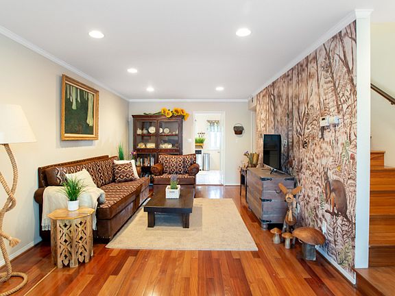 3rd image of 1611 Granville Ave APT 3