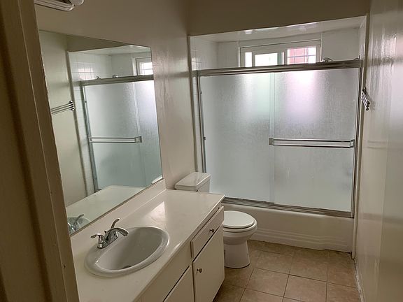 4th image of 740 S St Andrews Pl APT 2
