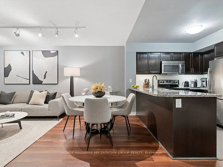 19 Grand Trunk Cres #3108 — Photo 9