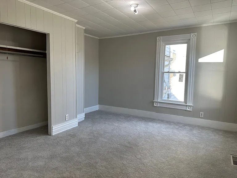 252 E Main St — Photo 12