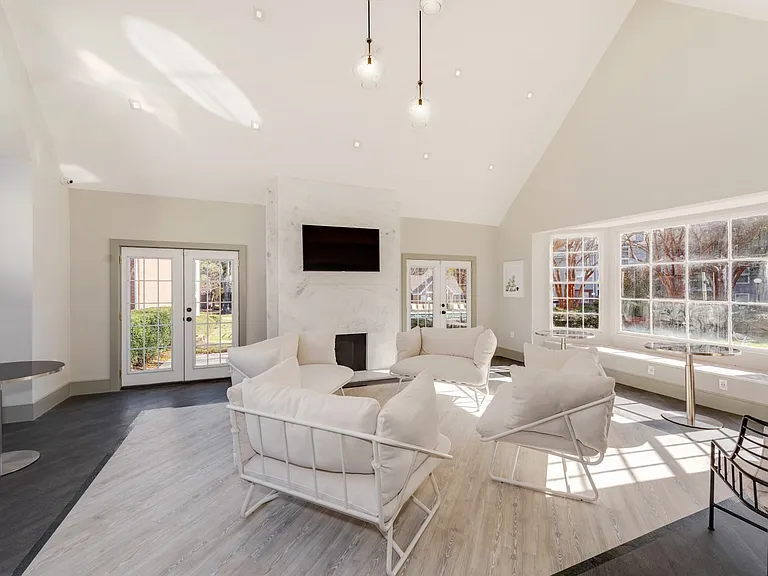 HillRock Estates — Photo 41
