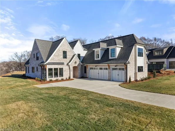 3037 Scarlet Tanager Dr, Winston Salem, NC 27106