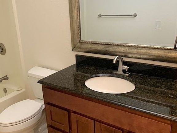 3rd image of 3116 Lake Dr APT 39