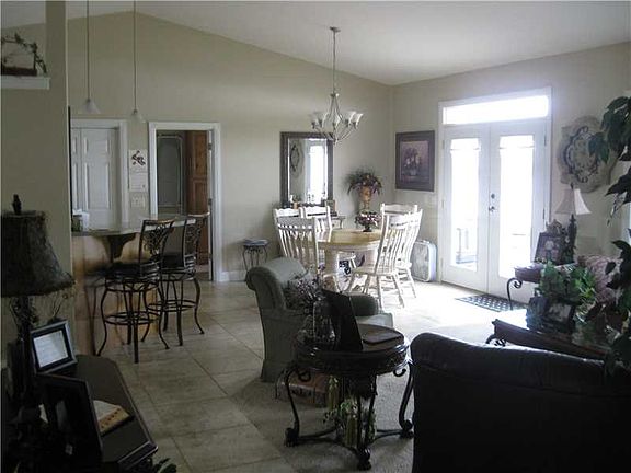 2nd image of 2740 Torrey Pines Dr