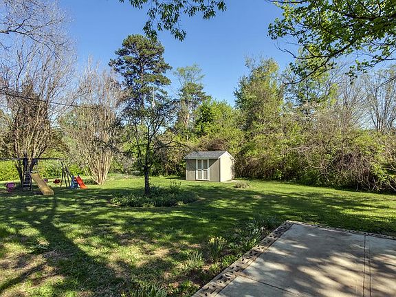 5th image of 306 SW Colonial Dr