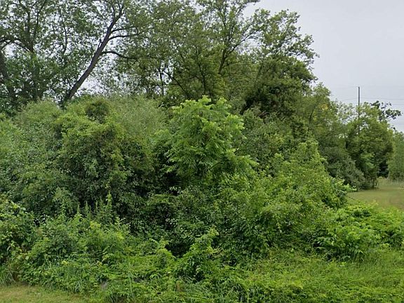 3rd image of 4801 Huston Dr