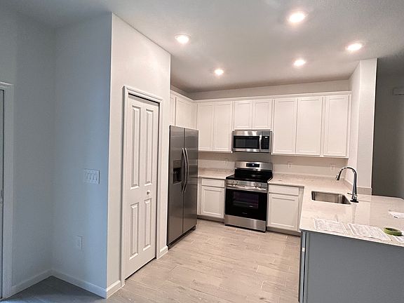 5th image of 3621 SE 37th Ct