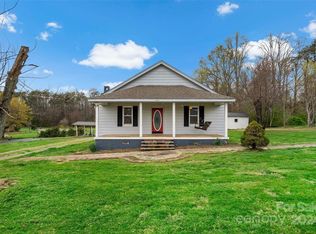 1366 Old Us Highway 221 S, Marion, NC 28752