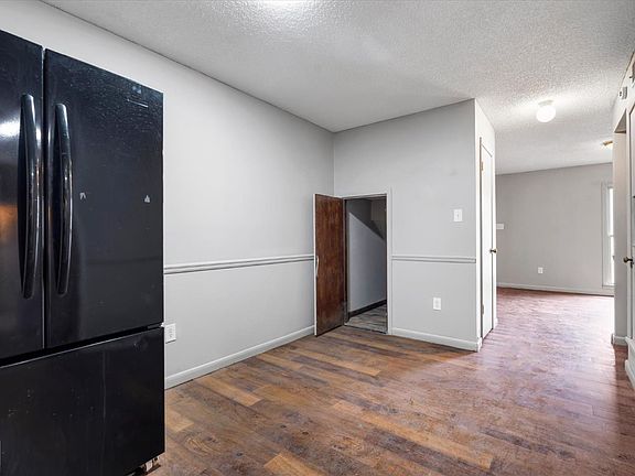 4th image of 1805 Cedar Hts