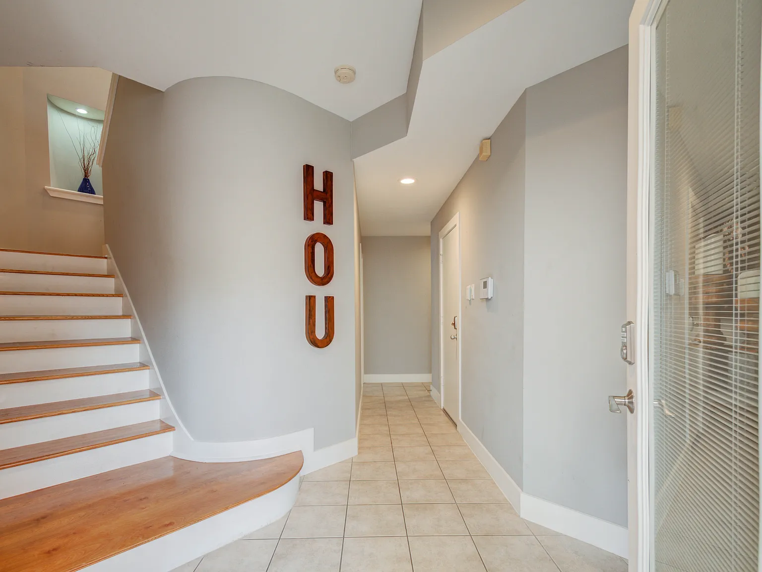 3 bed, $5,200 — Photo 4