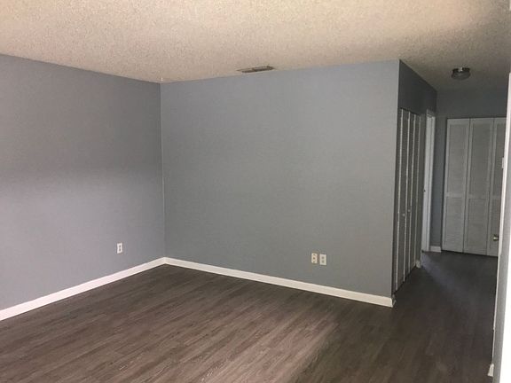 3rd image of 1357 Kingsley Ave #12C