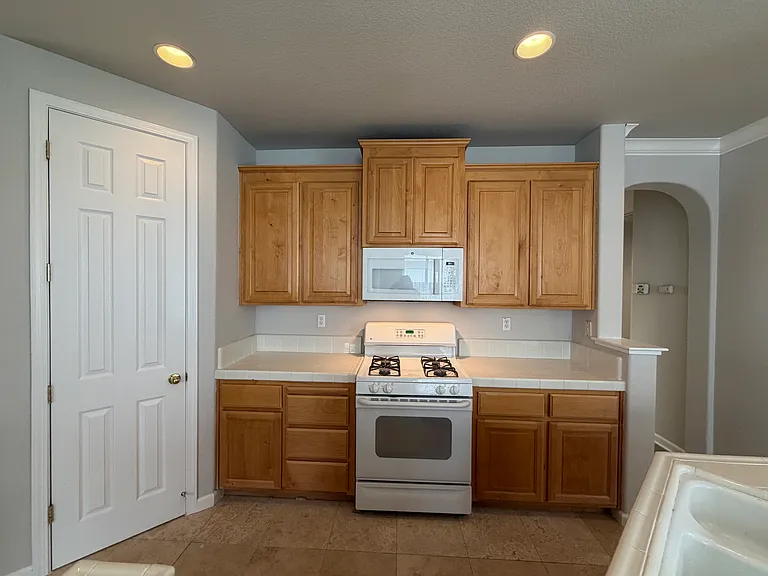 10141 Van Brocklin Way — Photo 8