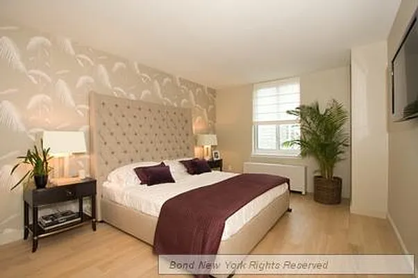 Sold by Bond New York | media 33