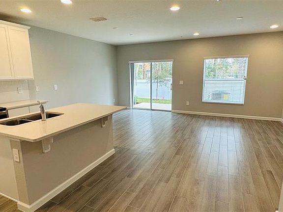 5th image of 281 Honeysuckle Hwy