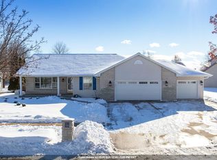 527 Applewood Dr, Kimberly, WI 54136