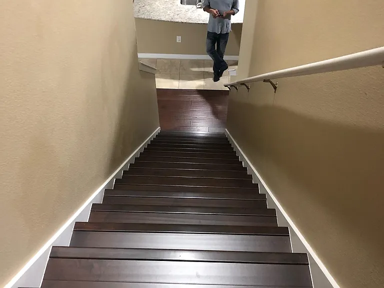 Stairs from upstairs landing zone